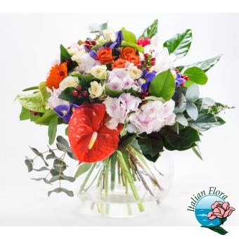 Bouquet con Anthurium rossi e fiori misti